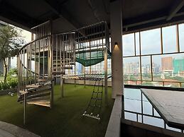 Grand Lumia Suite At Opus Residence