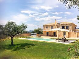 Villa Eleni - Private Pool Retreat Near Kardamili