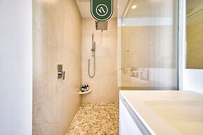 1BR Condo Near to Beach