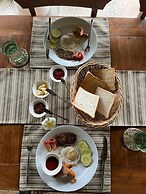 Ella Nine Peaks (Araliya Villa & The Club House)