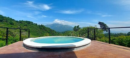 Ella Nine Peaks (Araliya Villa & The Club House)