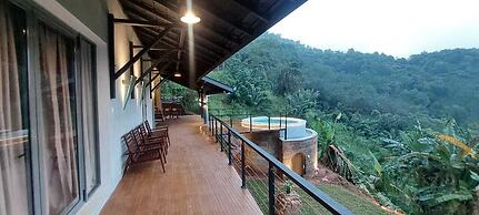 Ella Nine Peaks (Araliya Villa & The Club House)