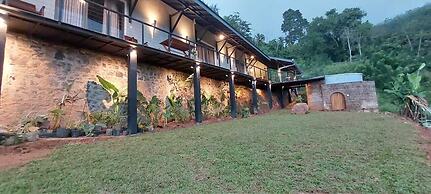 Ella Nine Peaks (Araliya Villa & The Club House)