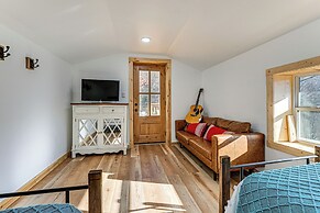 Remote Home w/ Deck & Grill in Scenic Tuckasegee!