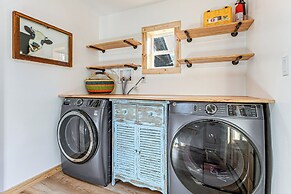 Remote Home w/ Deck & Grill in Scenic Tuckasegee!