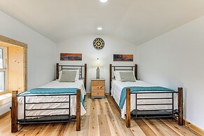 Remote Home w/ Deck & Grill in Scenic Tuckasegee!