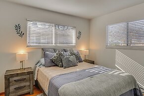 11 Mi to Burney Falls: Charming Home w/ Fireplace