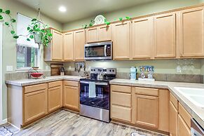 Walk to Mcmenamins Edgefield: Inviting Townhome!