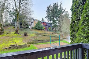 Walk to Mcmenamins Edgefield: Inviting Townhome!