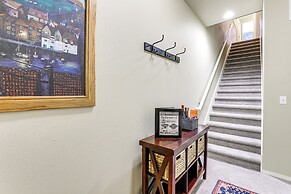 Walk to Mcmenamins Edgefield: Inviting Townhome!