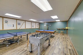 Blue Ridge Mountains Cabin w/ Community Perks!