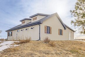 16 Mi to Paint Mines: Spacious Simla Home!