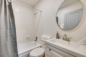 16 Mi to Paint Mines: Spacious Simla Home!