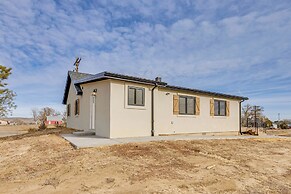 16 Mi to Paint Mines: Spacious Simla Home!