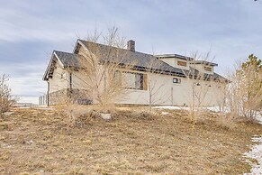 16 Mi to Paint Mines: Spacious Simla Home!