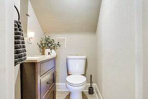 Walk to Beach + Lake Nokomis: Minneapolis Home!