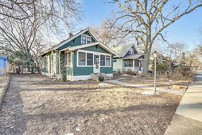 Walk to Beach + Lake Nokomis: Minneapolis Home!