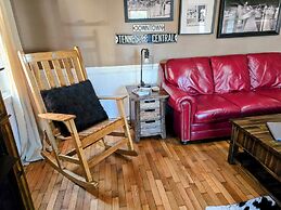 Near Murphy River Walk: Historic Downtown Home!