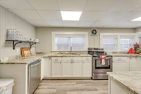 Near Murphy River Walk: Historic Downtown Home!