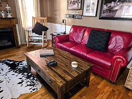 Near Murphy River Walk: Historic Downtown Home!