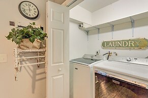 Near Murphy River Walk: Historic Downtown Home!