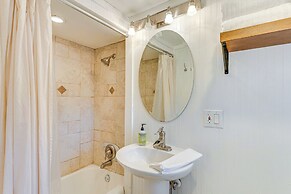 Near Murphy River Walk: Historic Downtown Home!