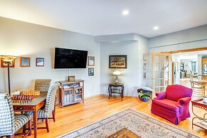 < 1 Mi to Hunter Mtn: Spacious Home w/ Hot Tub!