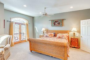 < 1 Mi to Hunter Mtn: Spacious Home w/ Hot Tub!