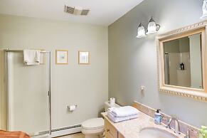 < 1 Mi to Hunter Mtn: Spacious Home w/ Hot Tub!