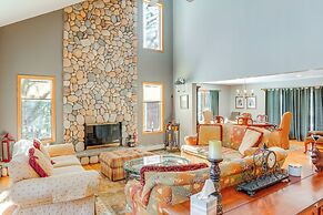 < 1 Mi to Hunter Mtn: Spacious Home w/ Hot Tub!