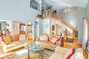 < 1 Mi to Hunter Mtn: Spacious Home w/ Hot Tub!