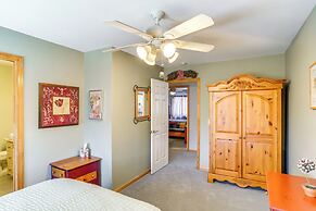 < 1 Mi to Hunter Mtn: Spacious Home w/ Hot Tub!