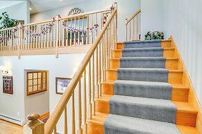 < 1 Mi to Hunter Mtn: Spacious Home w/ Hot Tub!