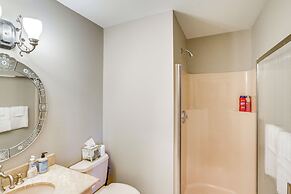 < 1 Mi to Hunter Mtn: Spacious Home w/ Hot Tub!