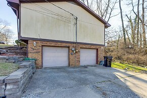 12 Mi to Dtwn St Louis: Family Home w/ Fireplaces!
