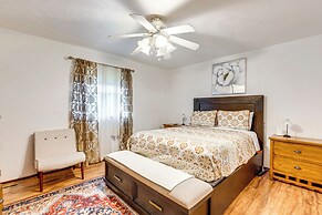 12 Mi to Dtwn St Louis: Family Home w/ Fireplaces!