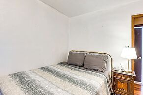 12 Mi to Dtwn St Louis: Family Home w/ Fireplaces!
