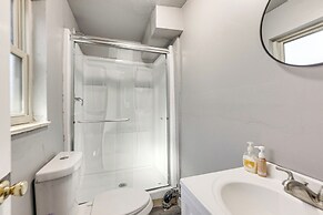 12 Mi to Dtwn St Louis: Family Home w/ Fireplaces!