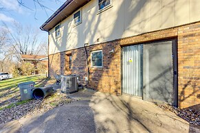 12 Mi to Dtwn St Louis: Family Home w/ Fireplaces!