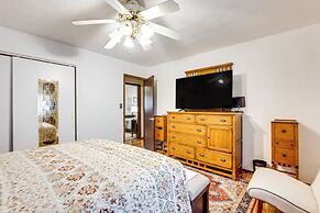 12 Mi to Dtwn St Louis: Family Home w/ Fireplaces!