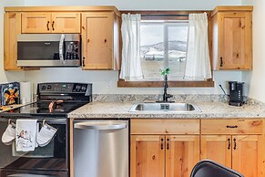 Starry Skies & Mtn Views: Family Retreat in Elmo