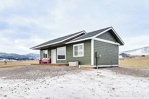 Starry Skies & Mtn Views: Family Retreat in Elmo