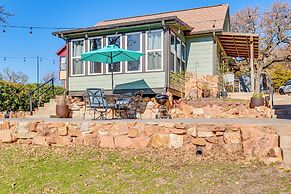 1/2 Mi to Lake Lawtonka: Mtn-view Haven!