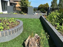 Cozy Coastal Retreat in Colwyn bay Sleeps 8