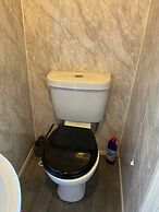 Cozy Coastal Retreat in Colwyn bay Sleeps 8