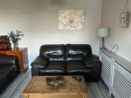 Cozy Coastal Retreat in Colwyn bay Sleeps 8