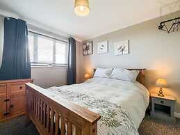 Eco Friendly White House Sleeps 8