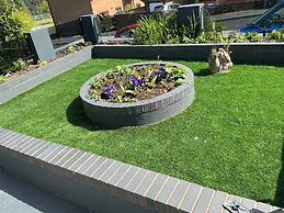 Cozy Coastal Retreat in Colwyn bay Sleeps 8