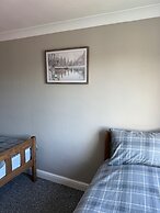 Cozy Coastal Retreat in Colwyn bay Sleeps 8