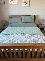 Cozy Coastal Retreat in Colwyn bay Sleeps 8